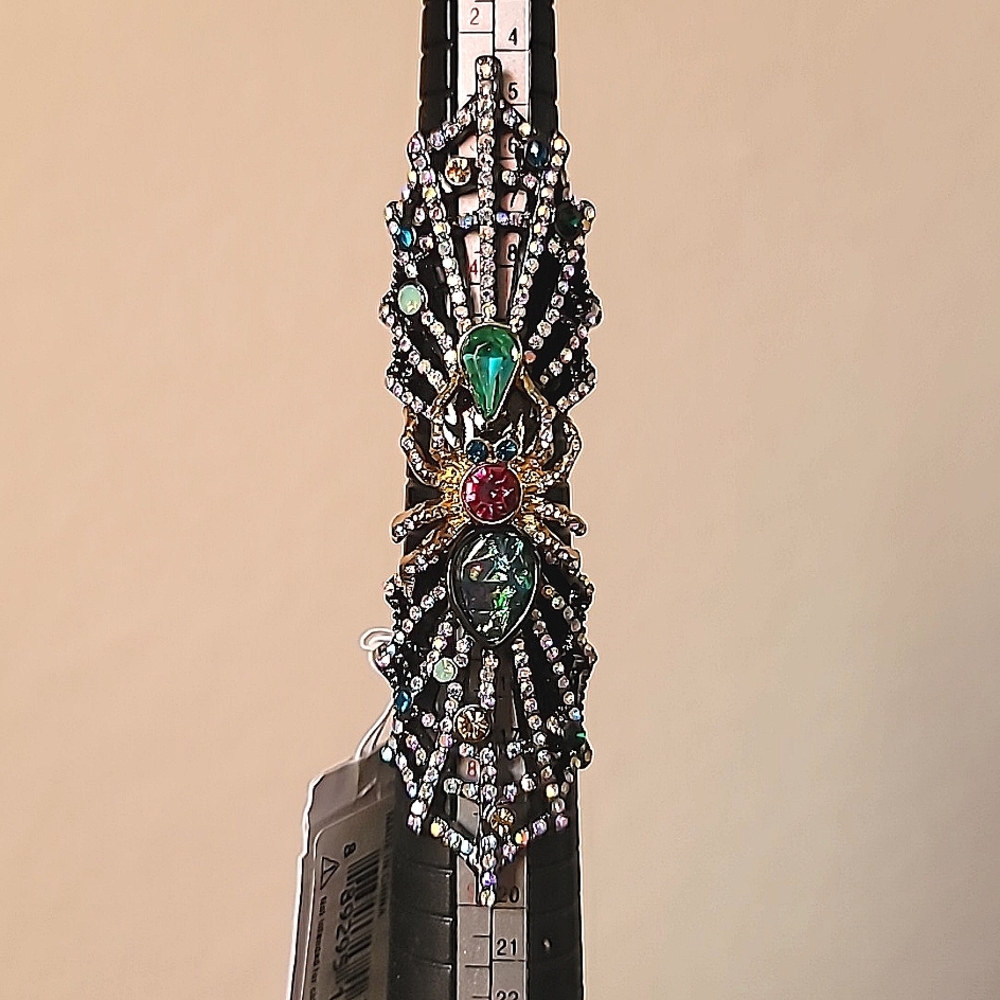 New! BETSEY JOHNSON All Hallows Collection Crystal Spider Hinged Ring. 7 - Picture 5 of 12